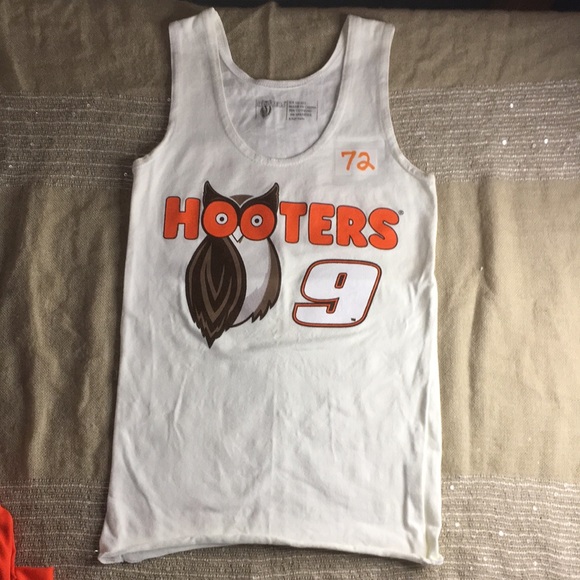 Box 25 #72 Hooters Girl Worn Uniform Chase Elliott Tank/Shorts from Size XXSmall - Picture 5 of 8